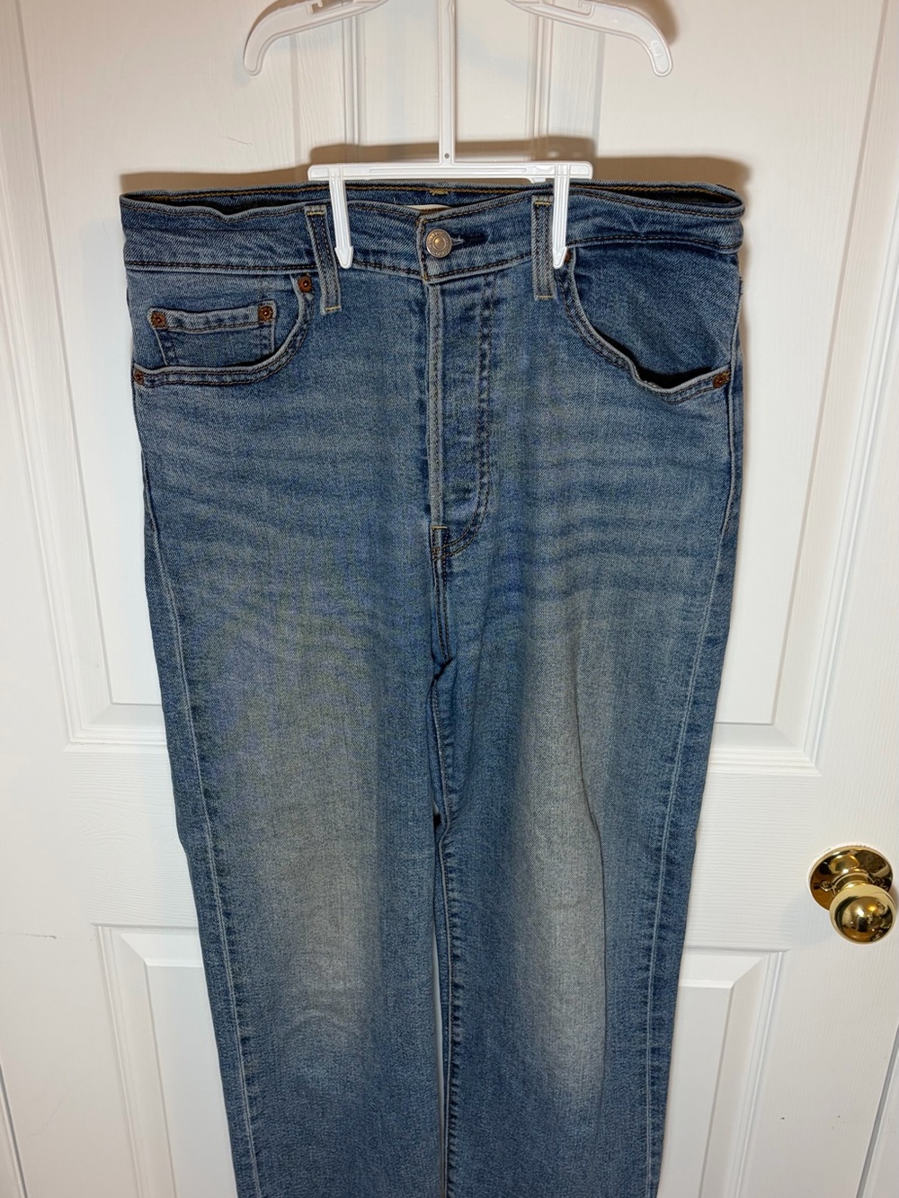 Levi's Men's Medium Blue Relaxed-Fit Jeans
